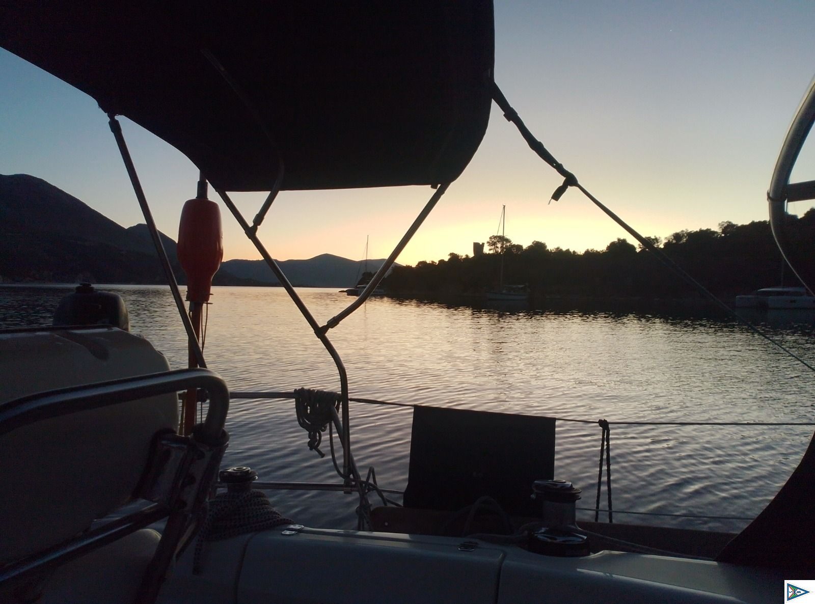 Der Anker hat gehalten, Skipper Jonny ist beruhigt.